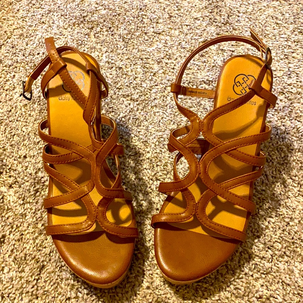 Daisy Fuentes, Carmel color size 10